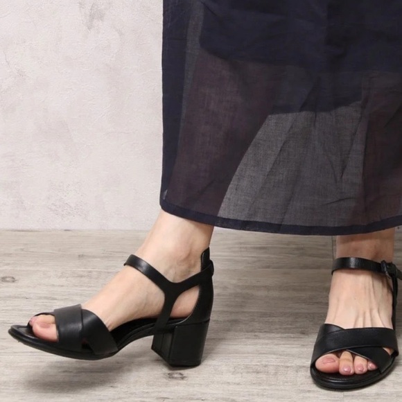 •Ecco• Heels - Picture 2 of 8